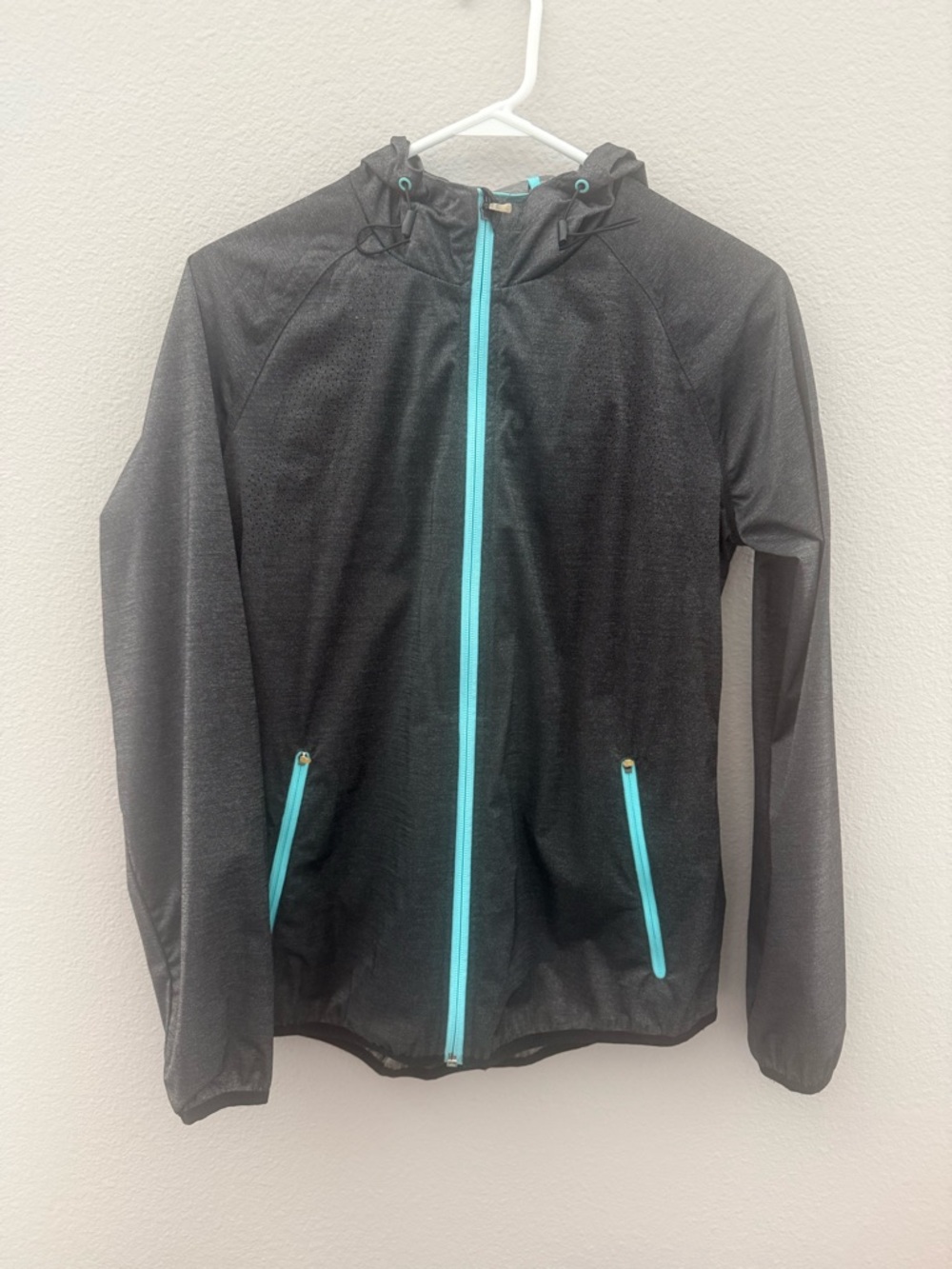 ASICS Running Jacket Lightweight Black Hooded Jacket with Aqua Trim